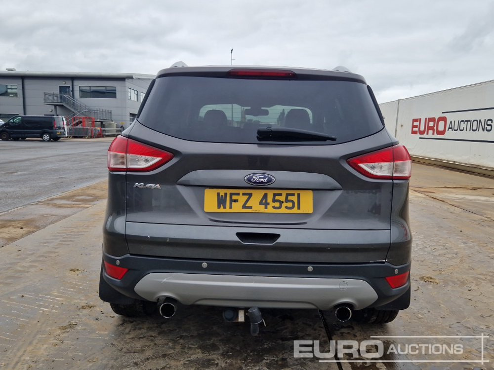 2015 Ford Kuga - سيارة دفع رباعي: صورة 4 2015 Ford Kuga - سيارة دفع رباعي: صورة 4