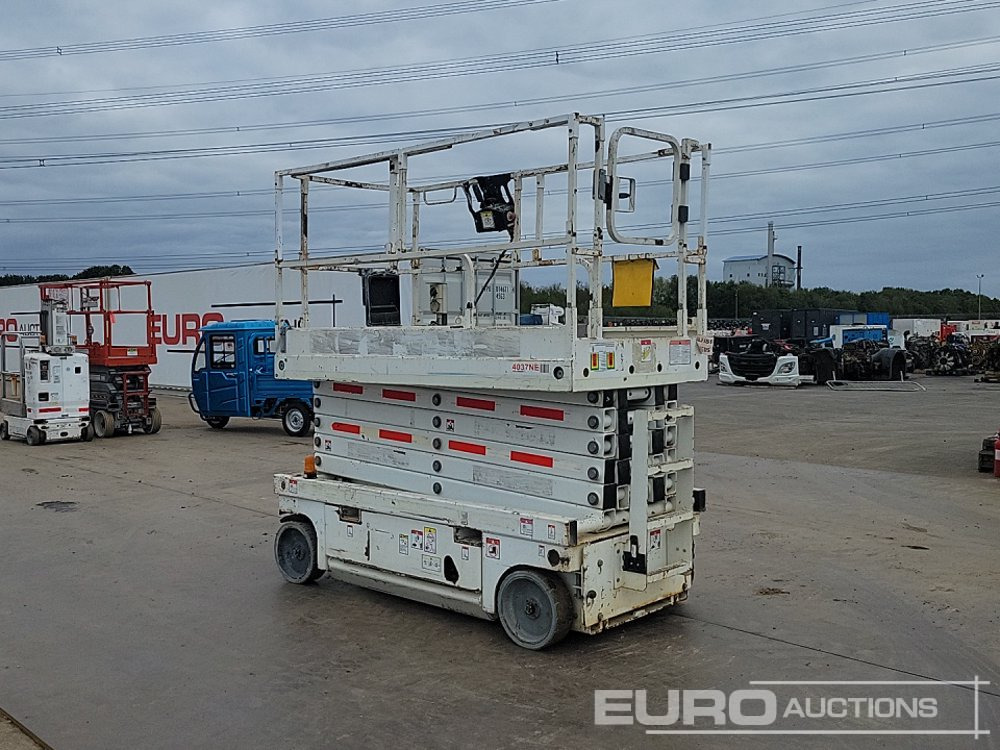 2015 Haulotte Compact 14 - منصة جومحمولةية: صورة 3 2015 Haulotte Compact 14 - منصة جومحمولةية: صورة 3