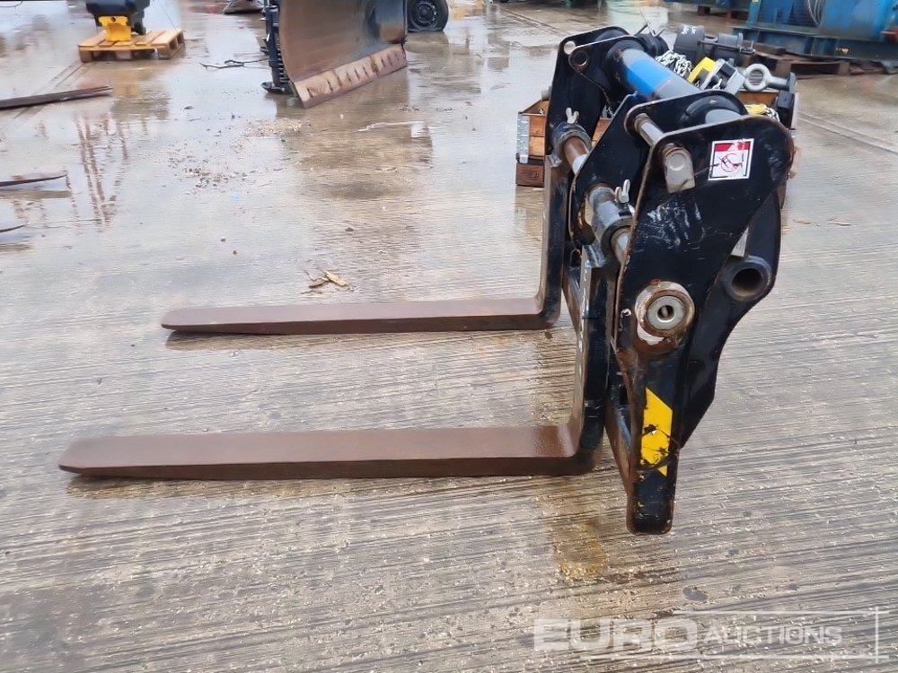 2015 Haulotte Fork Frame & Forks to suit Telehandler - معدات المناولة: صورة 2 2015 Haulotte Fork Frame & Forks to suit Telehandler - معدات المناولة: صورة 2