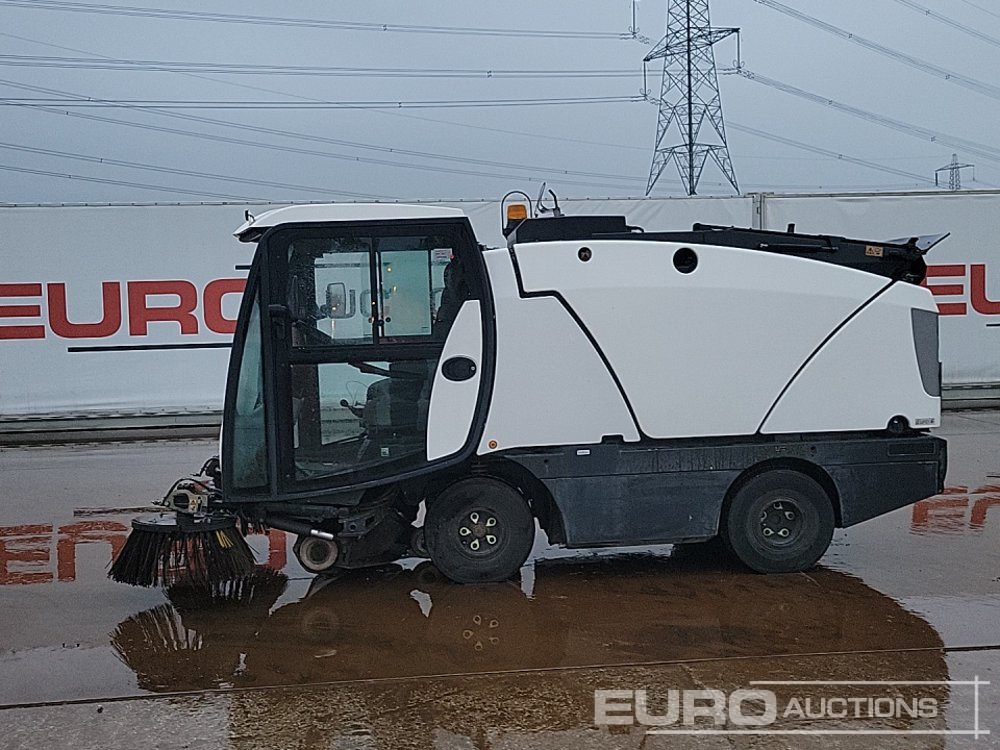 2015 Johnston CX210 - سياره كنس شوارع: صورة 2 2015 Johnston CX210 - سياره كنس شوارع: صورة 2