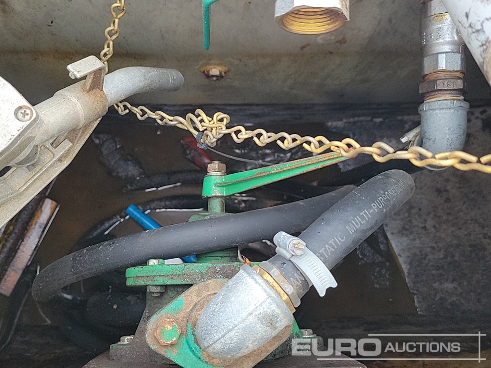 خزان تخزين 2016 Bowser Supply 2000 Litre Single Axle Bunded Fuel Bowser, Manual Pump: صورة 20