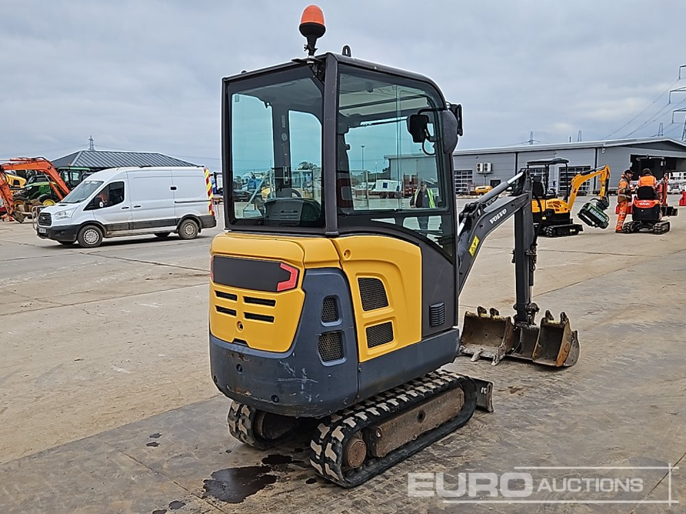 2017 Volvo EC15D - حفار صغير: صورة 5 2017 Volvo EC15D - حفار صغير: صورة 5