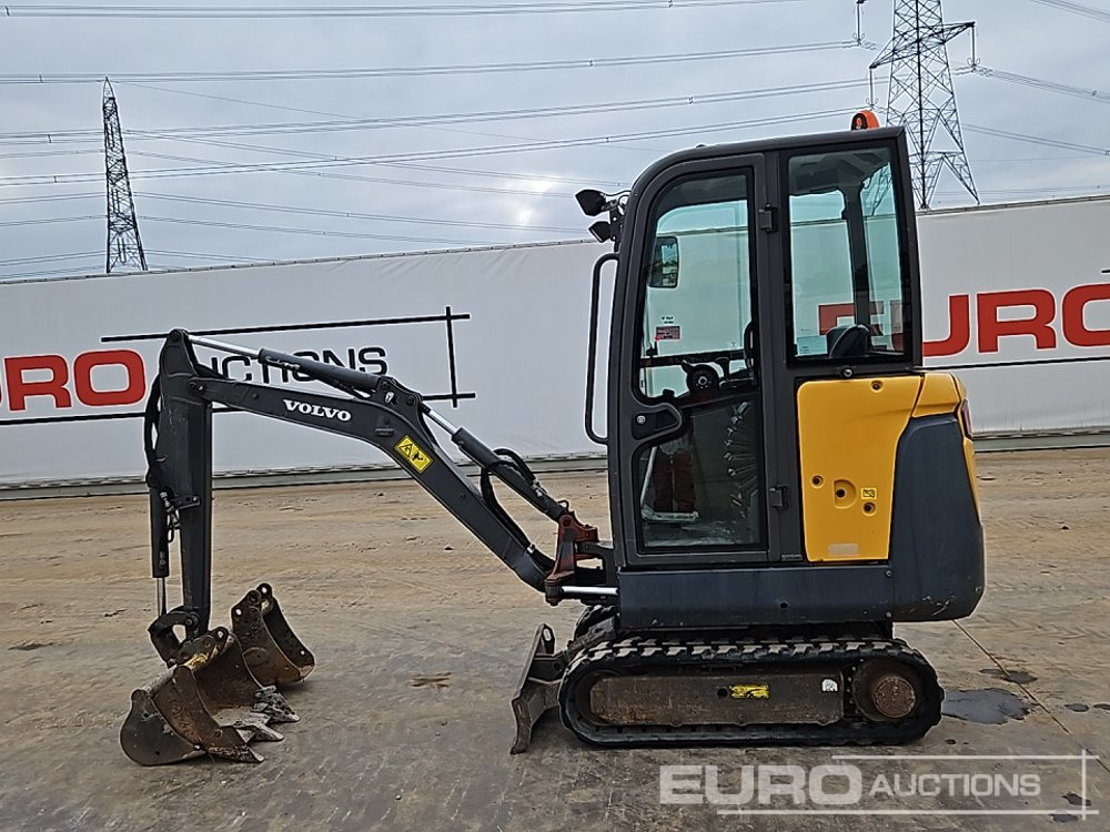 2017 Volvo EC15D - حفار صغير: صورة 2 2017 Volvo EC15D - حفار صغير: صورة 2