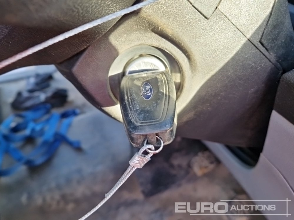 شاحنة توصيل مفتوحة 2019 Ford Transit 350: صورة 31