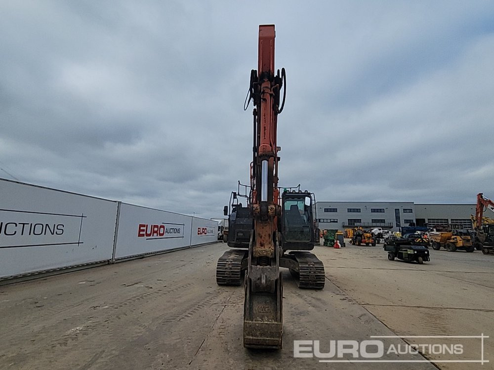 حفار زاحف 2019 Hitachi ZX225USLC-6: صورة 8