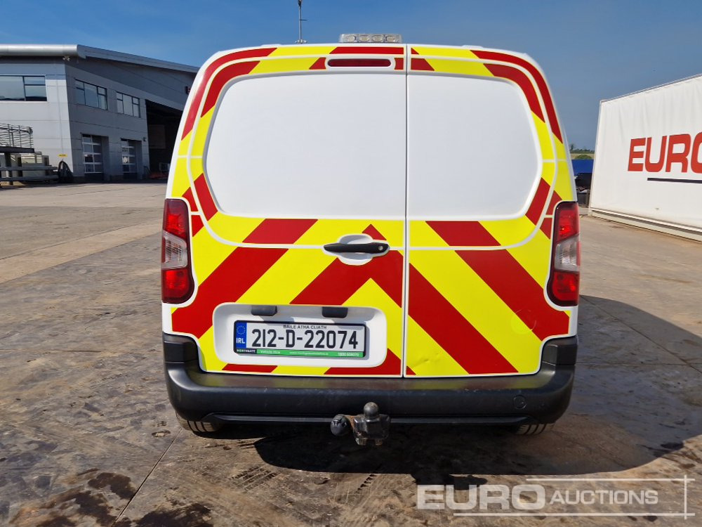 2021 Citreon Berlingo - شاحنة توصيل مغلقة: صورة 4 2021 Citreon Berlingo - شاحنة توصيل مغلقة: صورة 4