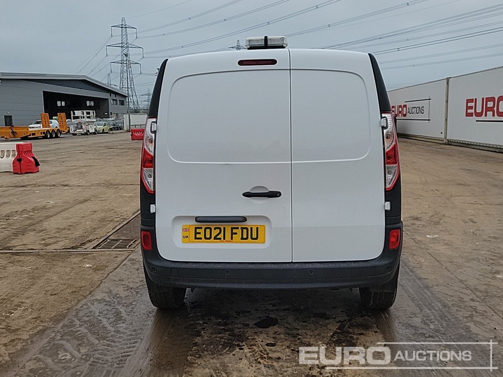 2021 Nissan NV250 - شاحنة توصيل مغلقة: صورة 4 2021 Nissan NV250 - شاحنة توصيل مغلقة: صورة 4