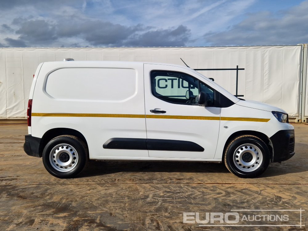 فان المدمجة 2021 Peugeot Partner: صورة 6