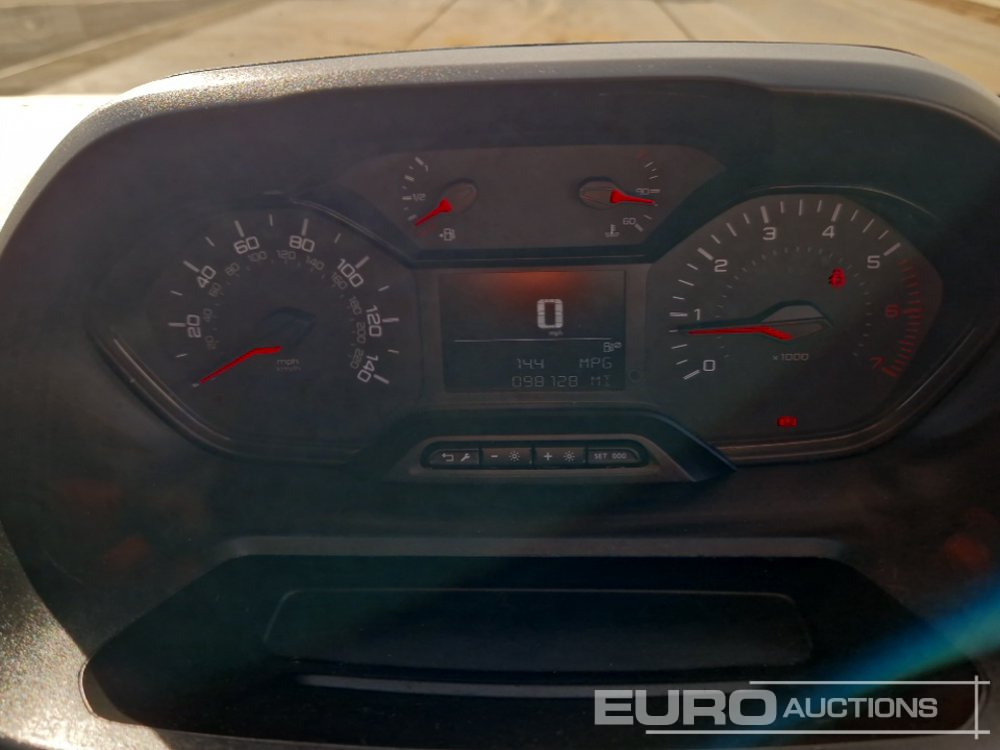 فان المدمجة 2021 Peugeot Partner: صورة 24
