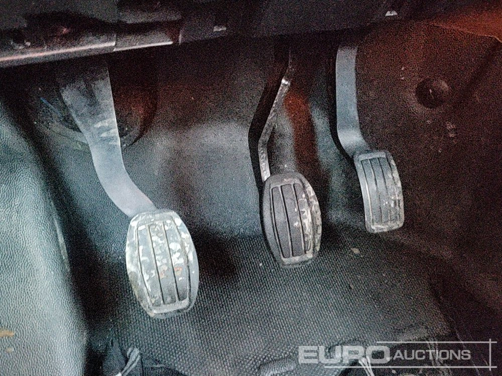 شاحنة توصيل مغلقة 2021 Peugeot Partner: صورة 28