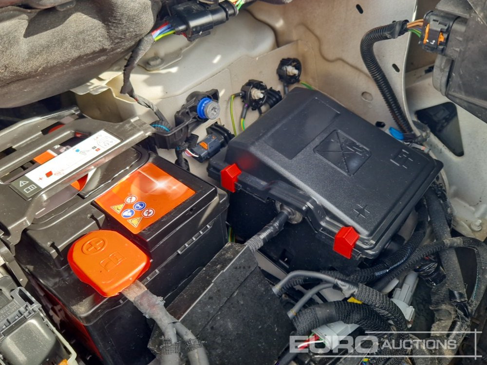 فان المدمجة 2021 Peugeot Partner: صورة 35