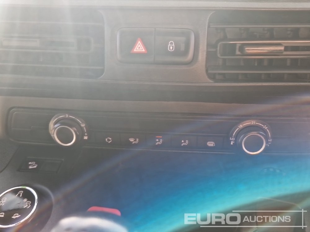 فان المدمجة 2021 Peugeot Partner: صورة 27