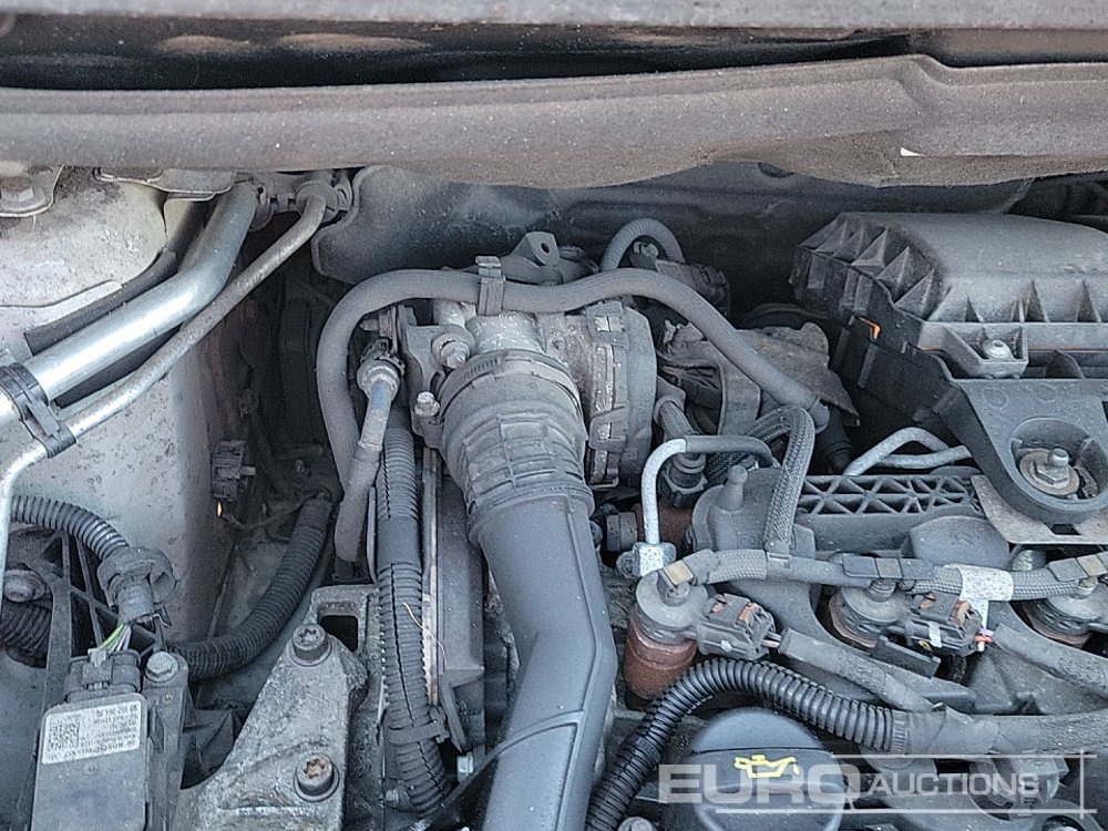 شاحنة توصيل مغلقة 2021 Peugeot Partner: صورة 22