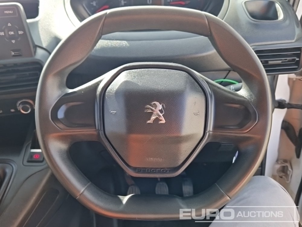 فان المدمجة 2021 Peugeot Partner: صورة 20