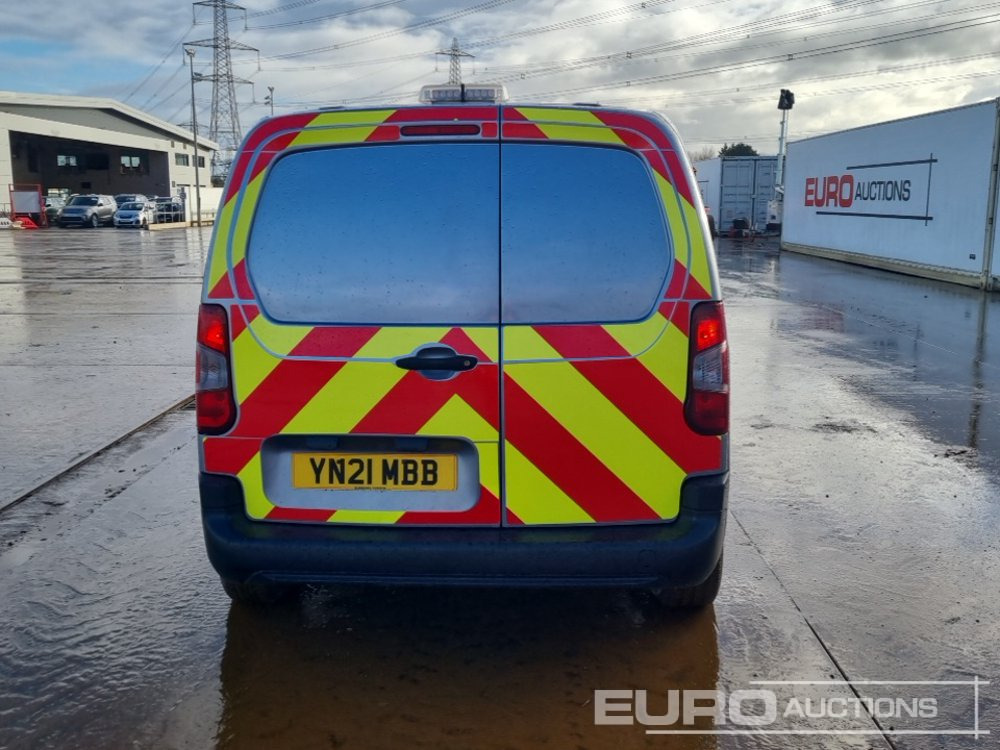 2021 Toyota Proace City - شاحنة توصيل مغلقة: صورة 4 2021 Toyota Proace City - شاحنة توصيل مغلقة: صورة 4