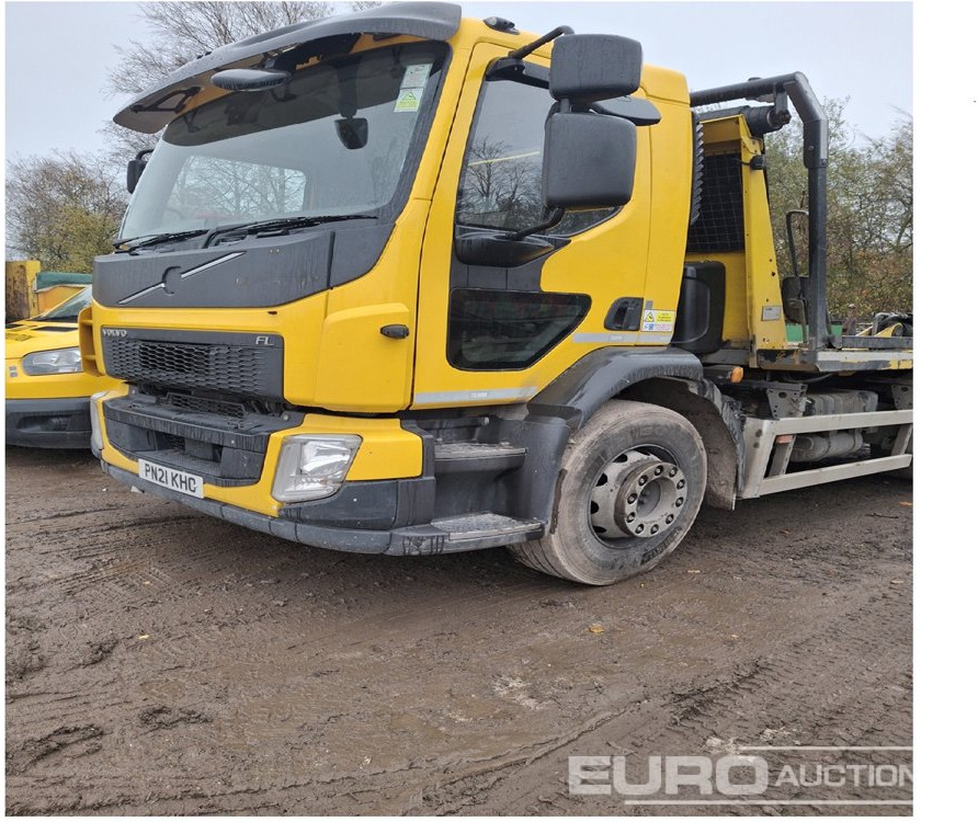 2021 Volvo 4x2 Skip Loader Lorry - شاحنة لودر انزلاقي: صورة 1 2021 Volvo 4x2 Skip Loader Lorry - شاحنة لودر انزلاقي: صورة 1