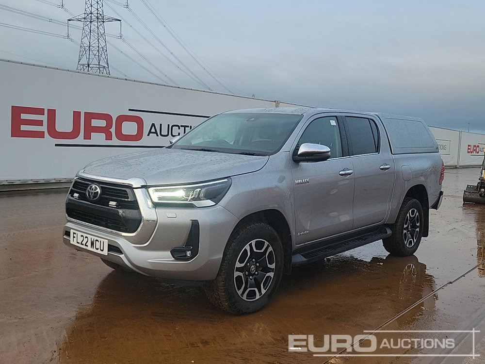 2022 Toyota Hilux Invincible - شاحنة البيك أب: صورة 1 2022 Toyota Hilux Invincible - شاحنة البيك أب: صورة 1