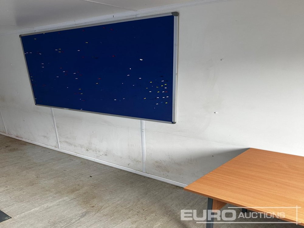21 foot x 8 foot office / Canteen (Selling Offsite - Location: Studham) - حاوية شحن: صورة 4 21 foot x 8 foot office / Canteen (Selling Offsite - Location: Studham) - حاوية شحن: صورة 4