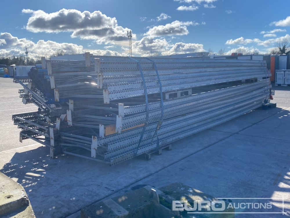 29' Pallet Racking Uprights - رف مستودع: صورة 3 29' Pallet Racking Uprights - رف مستودع: صورة 3