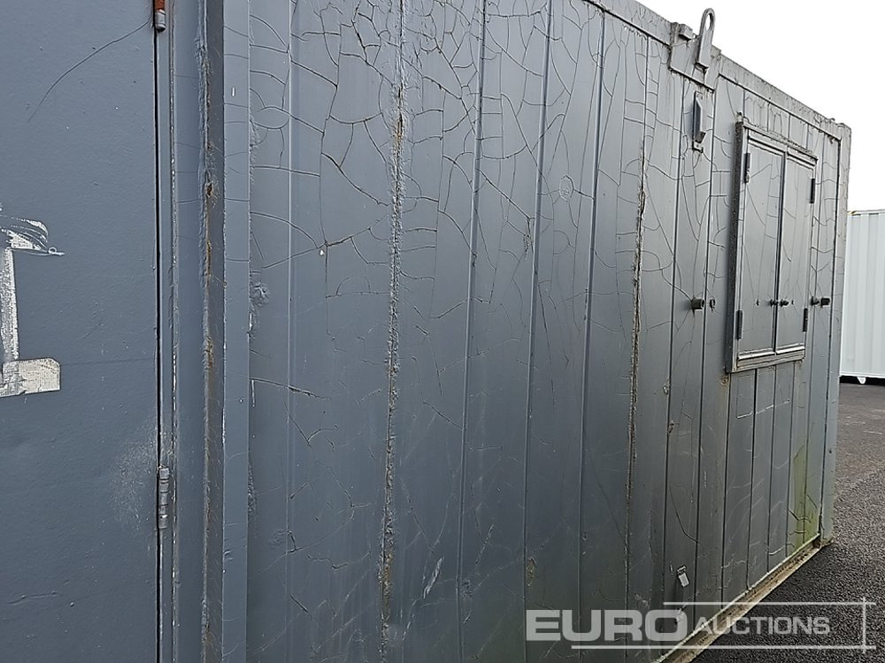 32' x 10' Canteen, W/C (Cannot Be Reconsigned) - حاوية شحن: صورة 3 32' x 10' Canteen, W/C (Cannot Be Reconsigned) - حاوية شحن: صورة 3