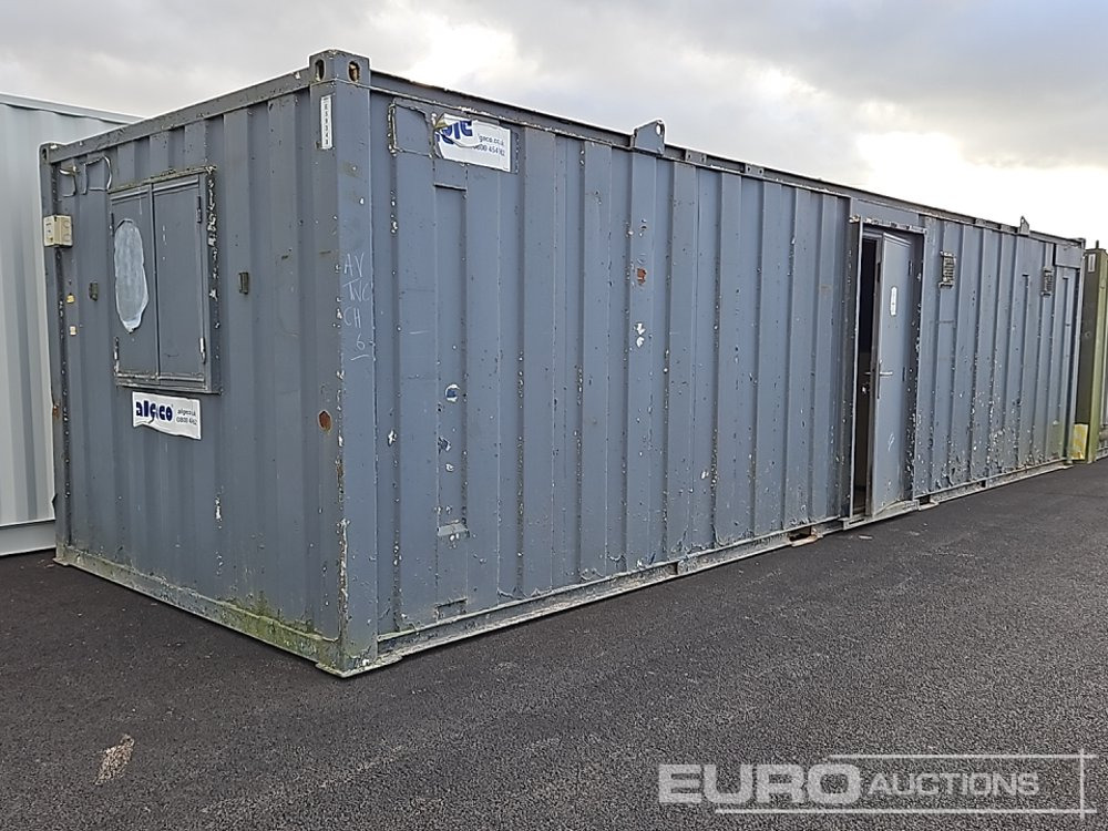 32' x 10' Toilet Block (Cannot Be Reconsigned) - حاوية شحن: صورة 1 32' x 10' Toilet Block (Cannot Be Reconsigned) - حاوية شحن: صورة 1