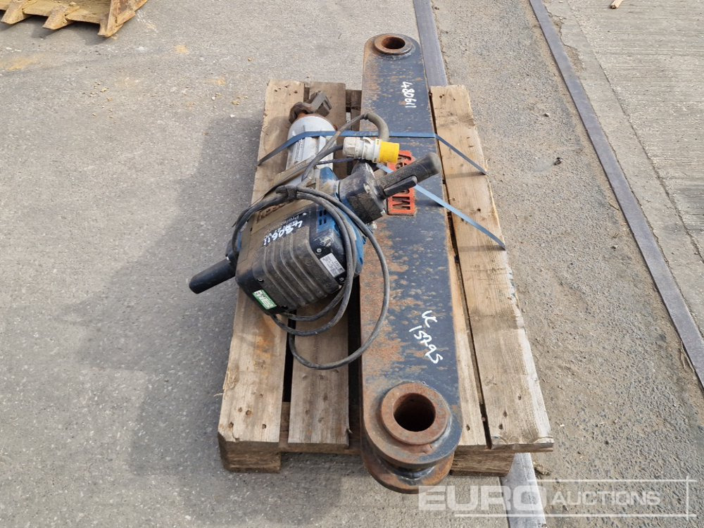 Bosch GSH27VC 110Volt Handheld Breaker, Mutley Excavator Attachment Link - معدات الانشاءات: صورة 2 Bosch GSH27VC 110Volt Handheld Breaker, Mutley Excavator Attachment Link - معدات الانشاءات: صورة 2