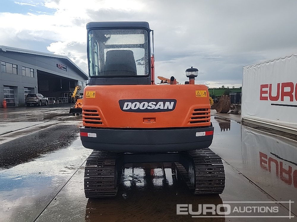 Doosan DH55-V - حفار صغير: صورة 4 Doosan DH55-V - حفار صغير: صورة 4