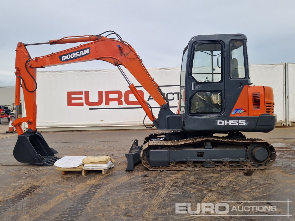 Doosan DH55-V - حفار صغير: صورة 2 Doosan DH55-V - حفار صغير: صورة 2