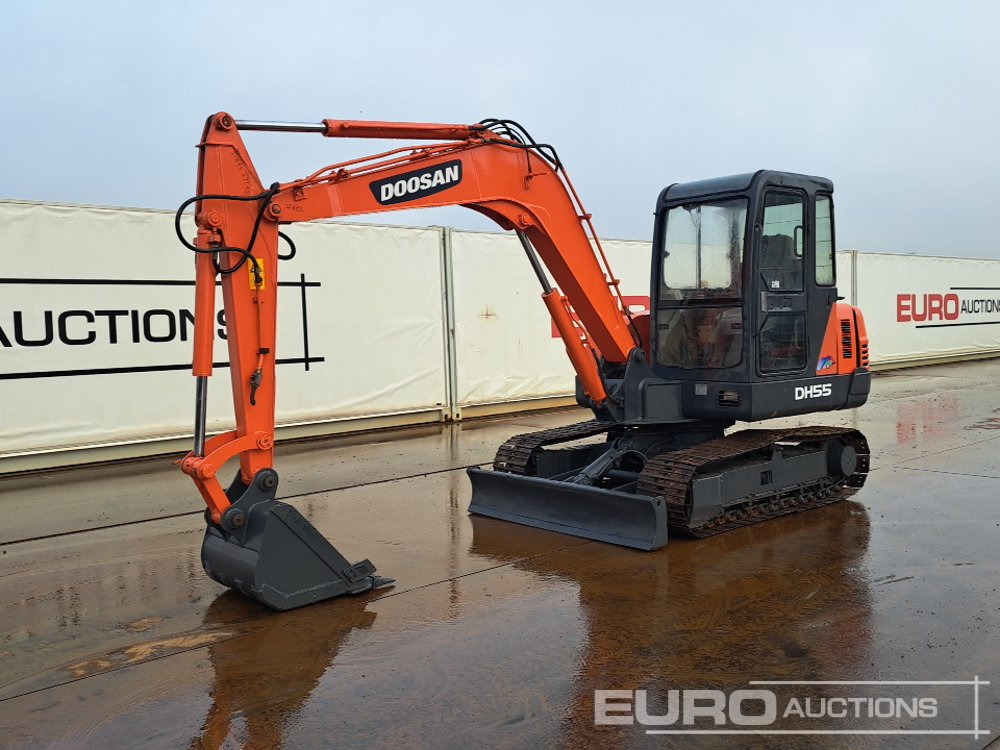 Doosan DH55-V - حفار صغير: صورة 1 Doosan DH55-V - حفار صغير: صورة 1