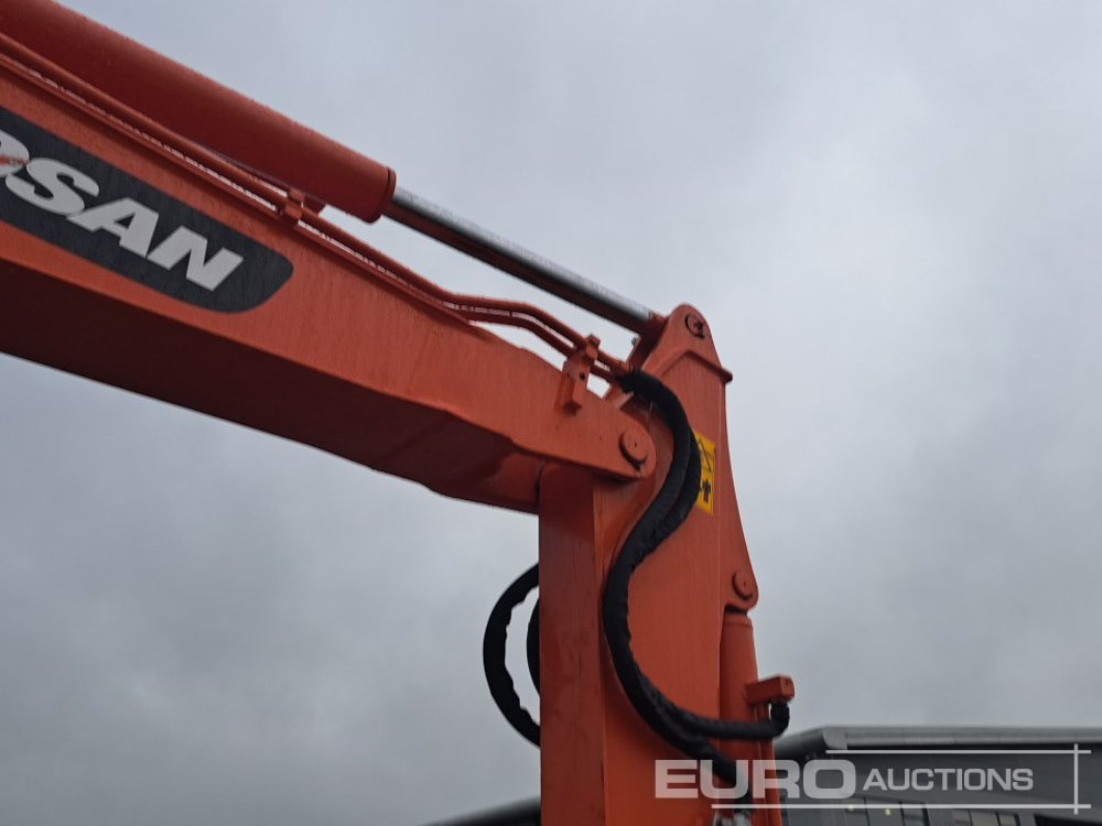 حفار صغير Doosan DX60: صورة 20 حفار صغير Doosan DX60: صورة 20