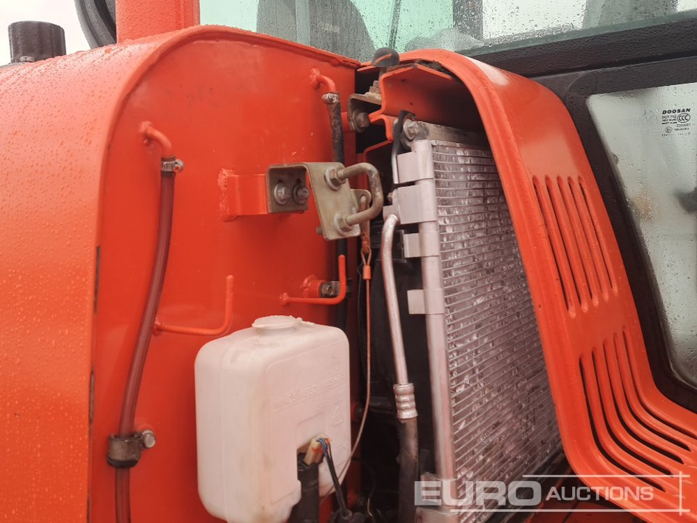 حفار صغير Doosan DX60: صورة 46 حفار صغير Doosan DX60: صورة 46