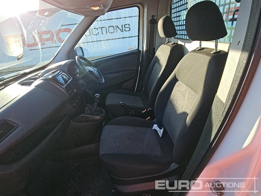 شاحنة توصيل مفتوحة Fiat Doblo: صورة 24