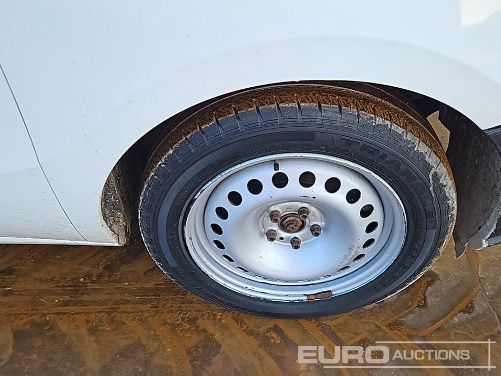 شاحنة توصيل مفتوحة Fiat Doblo: صورة 12