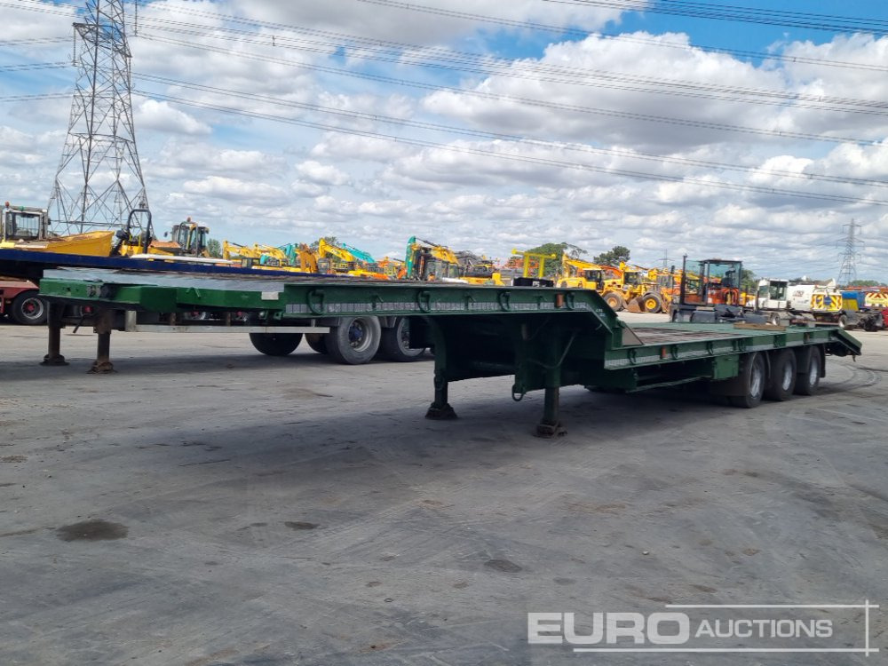 General Trailers Tri Axle Step Frame Low Loader Trailer - نصف مقطورة بلودر منخفض: صورة 1 General Trailers Tri Axle Step Frame Low Loader Trailer - نصف مقطورة بلودر منخفض: صورة 1