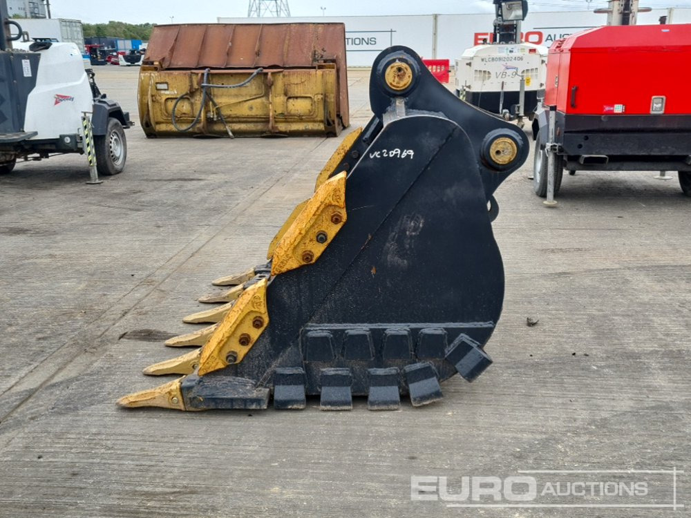 Hardox 58" Digging Bucket 80mm Pin to suit 20 Ton Excavator - بكت: صورة 4 Hardox 58" Digging Bucket 80mm Pin to suit 20 Ton Excavator - بكت: صورة 4