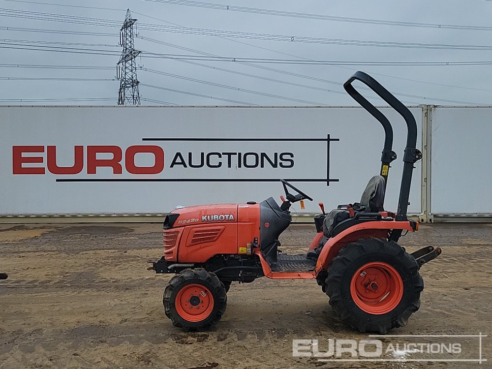 Kubota B2420 - جرار صغير: صورة 2 Kubota B2420 - جرار صغير: صورة 2