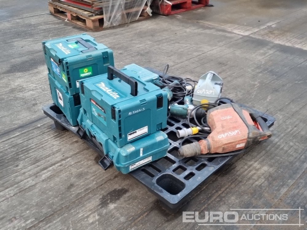 Makita 110Volt Angle Grinder, 110Volt Impact Wrench (2 of), Battery Circular Saw (2 of), Battery Multi Tool, Battery Reciprocating Saw, Battery Impact Wrench, Hilti AVT 110Volt HammerDrill, Radio Dete - معدات الانشاءات: صورة 1 Makita 110Volt Angle Grinder, 110Volt Impact Wrench (2 of), Battery Circular Saw (2 of), Battery Multi Tool, Battery Reciprocating Saw, Battery Impact Wrench, Hilti AVT 110Volt HammerDrill, Radio Dete - معدات الانشاءات: صورة 1