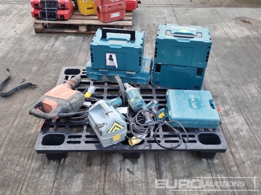 Makita 110Volt Angle Grinder, 110Volt Impact Wrench (2 of), Battery Circular Saw (2 of), Battery Multi Tool, Battery Reciprocating Saw, Battery Impact Wrench, Hilti AVT 110Volt HammerDrill, Radio Dete - معدات الانشاءات: صورة 4 Makita 110Volt Angle Grinder, 110Volt Impact Wrench (2 of), Battery Circular Saw (2 of), Battery Multi Tool, Battery Reciprocating Saw, Battery Impact Wrench, Hilti AVT 110Volt HammerDrill, Radio Dete - معدات الانشاءات: صورة 4