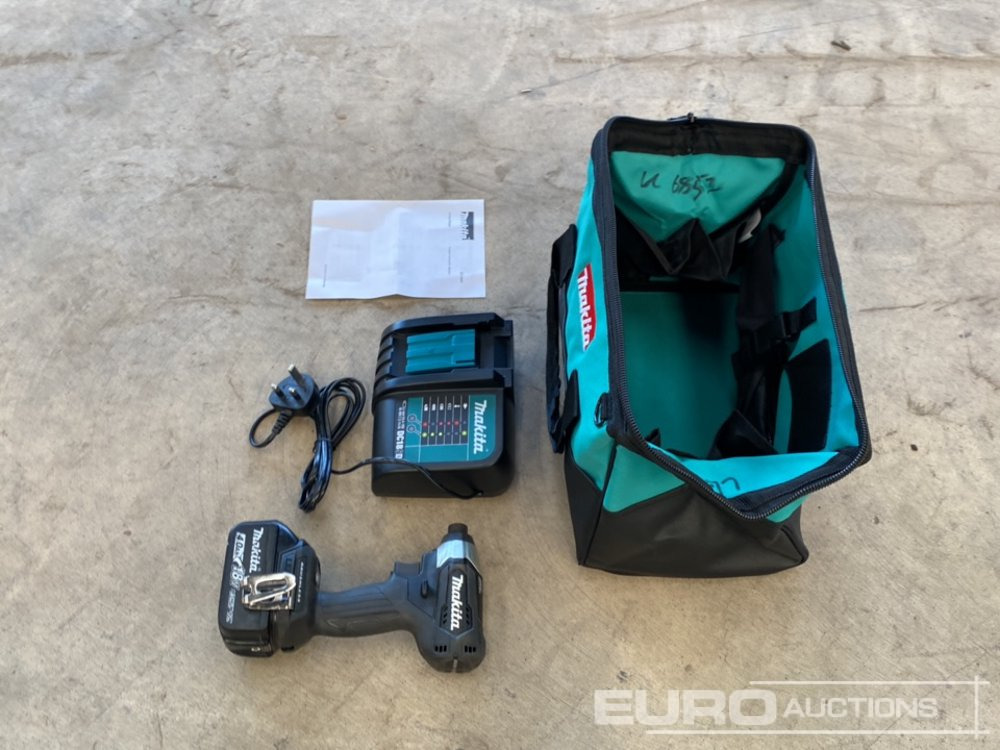 Makita 18v Impact Driver, Battery, 240v Charger, Carry Bag - معدات الانشاءات: صورة 2 Makita 18v Impact Driver, Battery, 240v Charger, Carry Bag - معدات الانشاءات: صورة 2