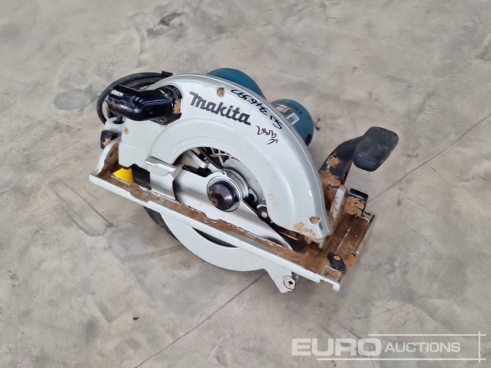 Makita 5903R 110 Volt Circular Saw - معدات الانشاءات: صورة 1 Makita 5903R 110 Volt Circular Saw - معدات الانشاءات: صورة 1