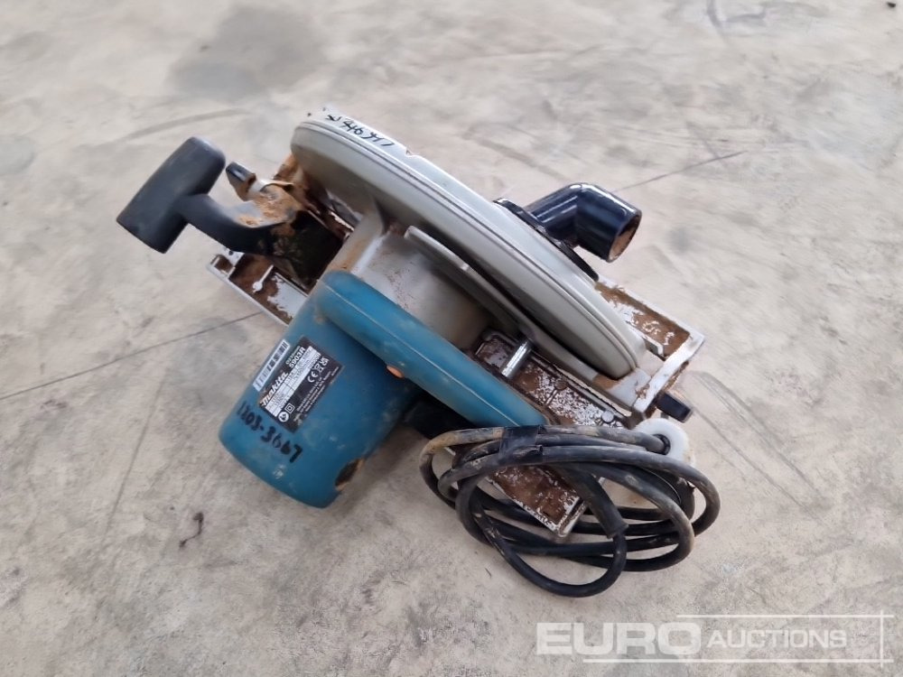 Makita 5903R 110 Volt Circular Saw - معدات الانشاءات: صورة 3 Makita 5903R 110 Volt Circular Saw - معدات الانشاءات: صورة 3