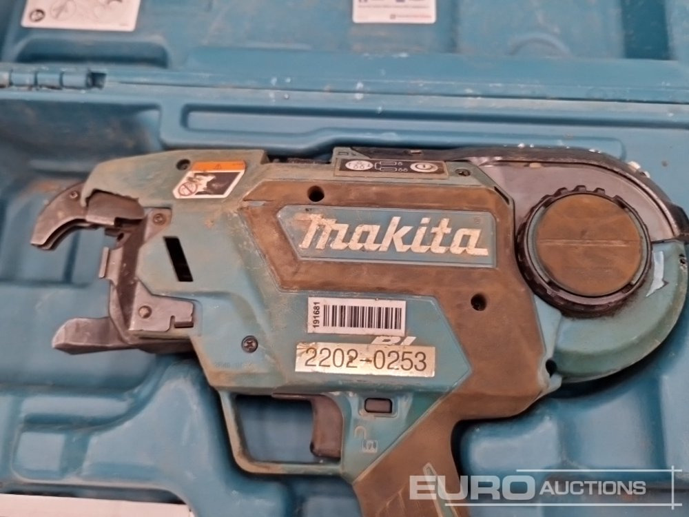 Makita DTR180 14.4/18V Cordless Rebar Tying Tool (Body & Case Only) - معدات الانشاءات: صورة 5 Makita DTR180 14.4/18V Cordless Rebar Tying Tool (Body & Case Only) - معدات الانشاءات: صورة 5