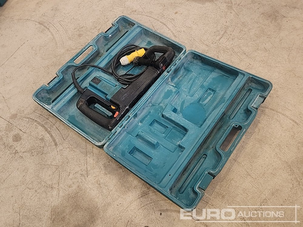 Makita HM1100 110 Volt Breaker - معدات الانشاءات: صورة 2 Makita HM1100 110 Volt Breaker - معدات الانشاءات: صورة 2