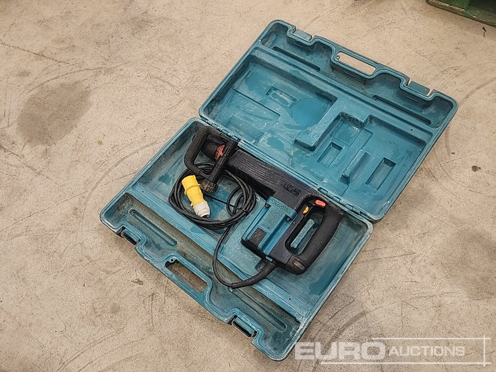Makita HM1100 110 Volt Breaker - معدات الانشاءات: صورة 1 Makita HM1100 110 Volt Breaker - معدات الانشاءات: صورة 1