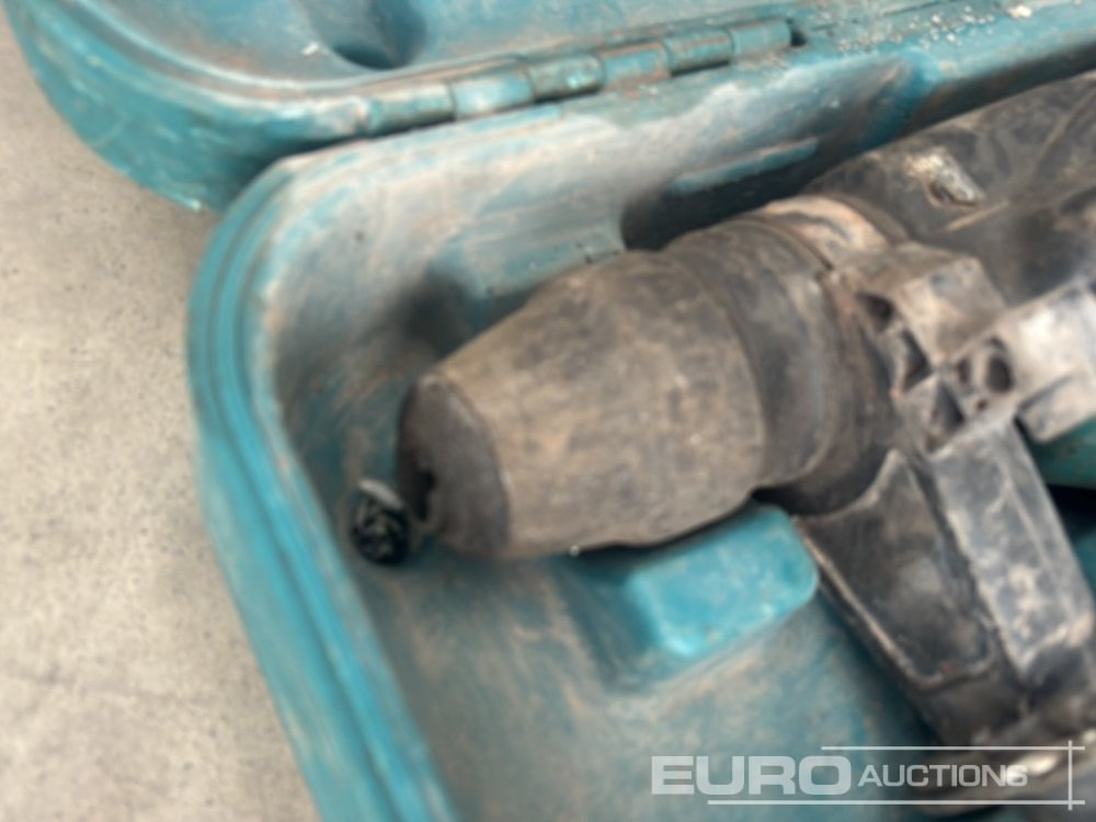 Makita HR3541FC - معدات الورشة: صورة 5 Makita HR3541FC - معدات الورشة: صورة 5