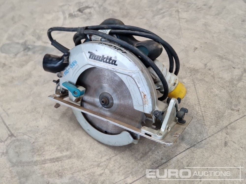 Makita HS7601 110 Volt Circular Saw - معدات الانشاءات: صورة 1 Makita HS7601 110 Volt Circular Saw - معدات الانشاءات: صورة 1