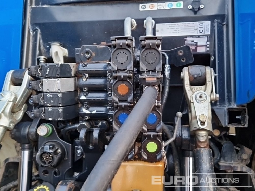 جرار New Holland T6080: صورة 19 جرار New Holland T6080: صورة 19