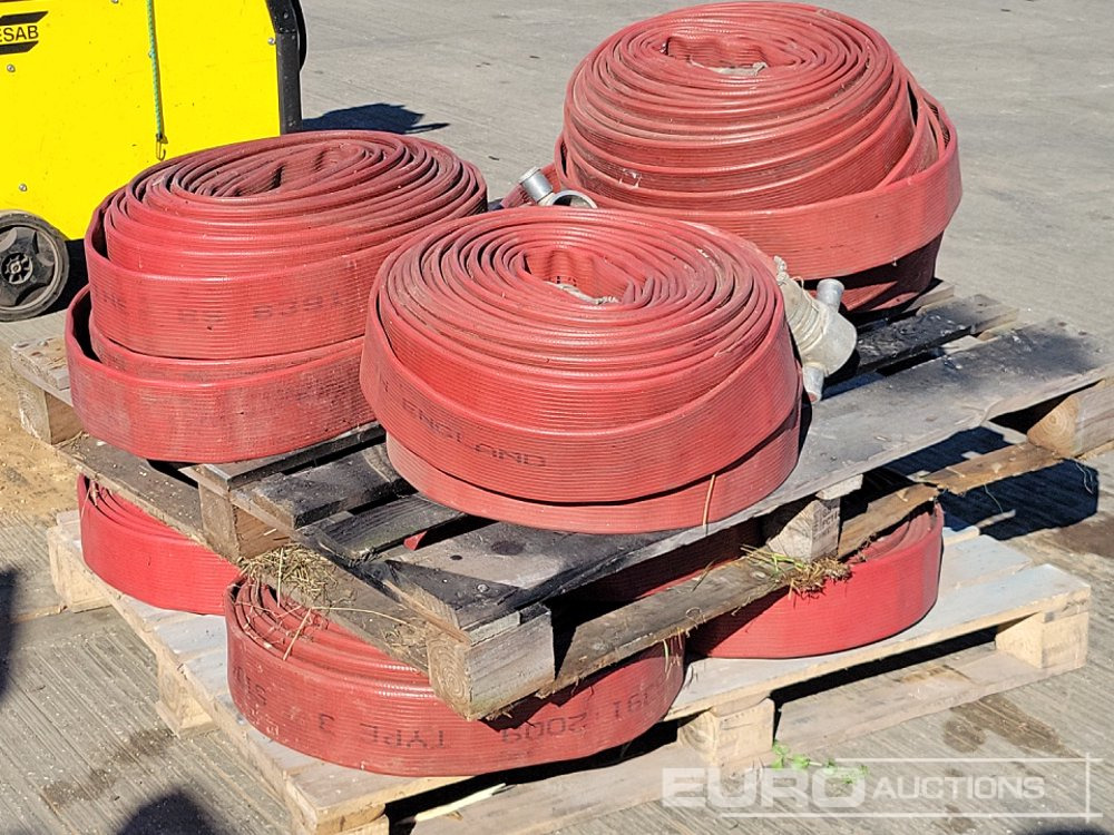 Pallet of Fire Hydrant Hoses (2 of) - مضخة مياه: صورة 3 Pallet of Fire Hydrant Hoses (2 of) - مضخة مياه: صورة 3
