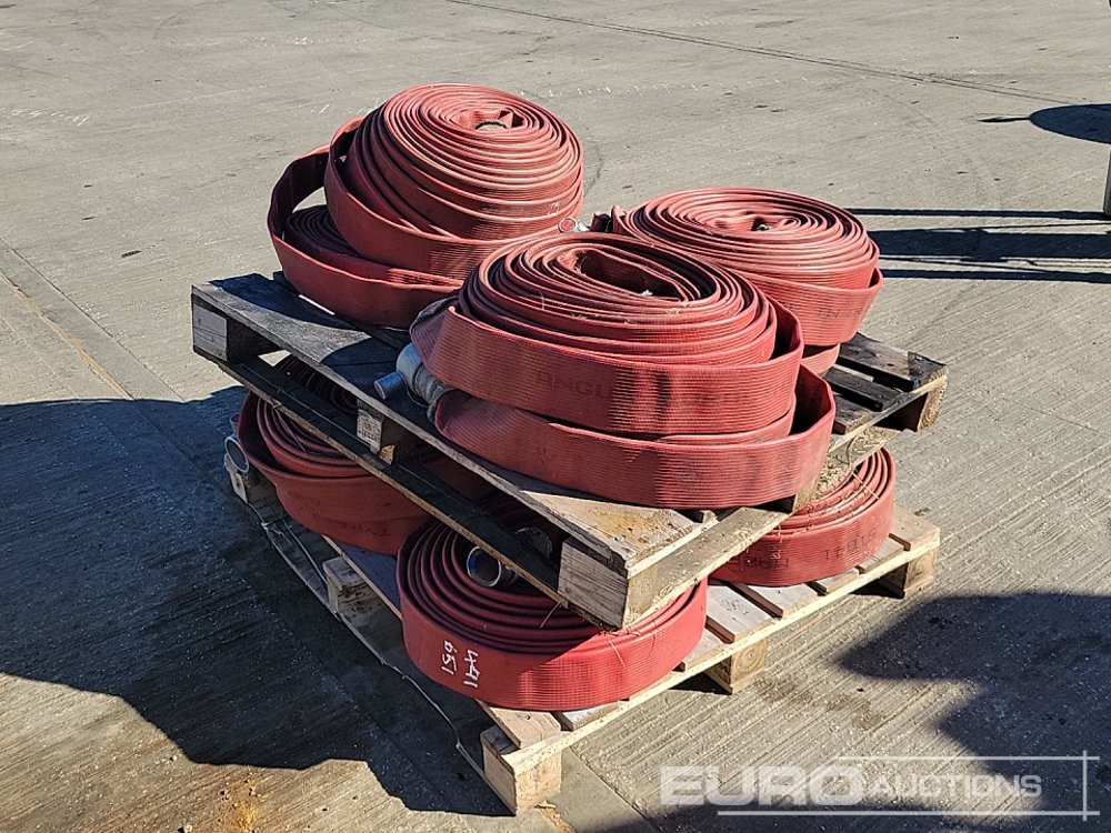 Pallet of Fire Hydrant Hoses (2 of) - مضخة مياه: صورة 1 Pallet of Fire Hydrant Hoses (2 of) - مضخة مياه: صورة 1