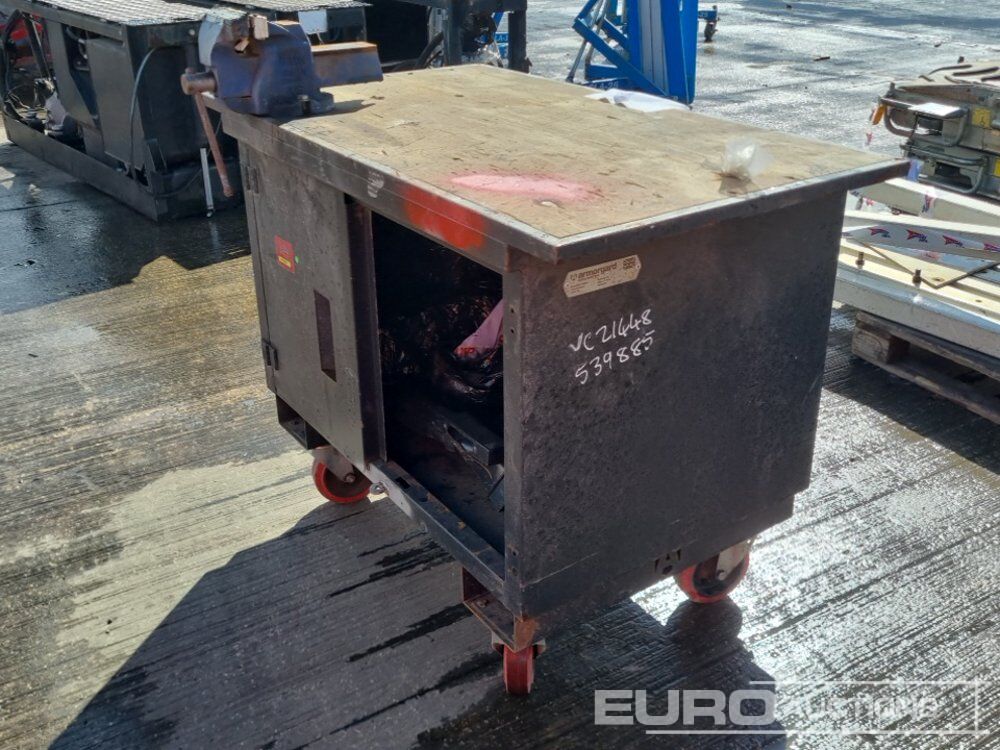 Portable Work Bench - معدات الانشاءات: صورة 1 Portable Work Bench - معدات الانشاءات: صورة 1